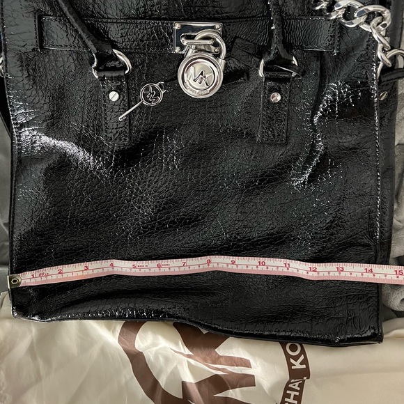 Michael Kors North/South Hamilton textured patent leather tote - Picture 13 of 16